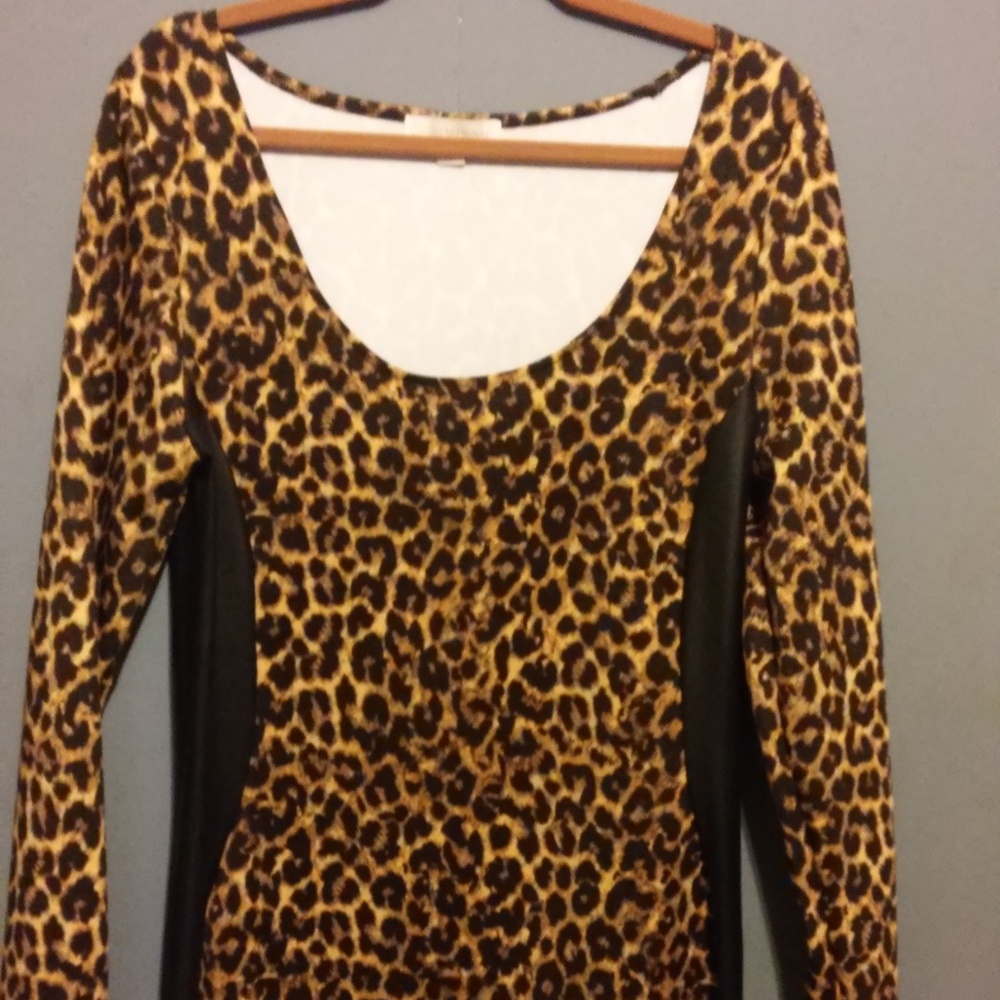 Leopard print body con dress